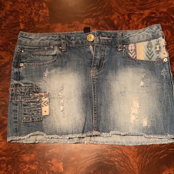 Forever 21 Dresses & Skirts - Forever 21 Ladies Denim Skirt (M)